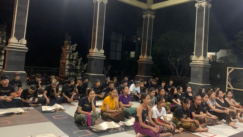 Yowana Eka Budhi Dharma Tutup Tahun 2022 dengan Acara Magibung