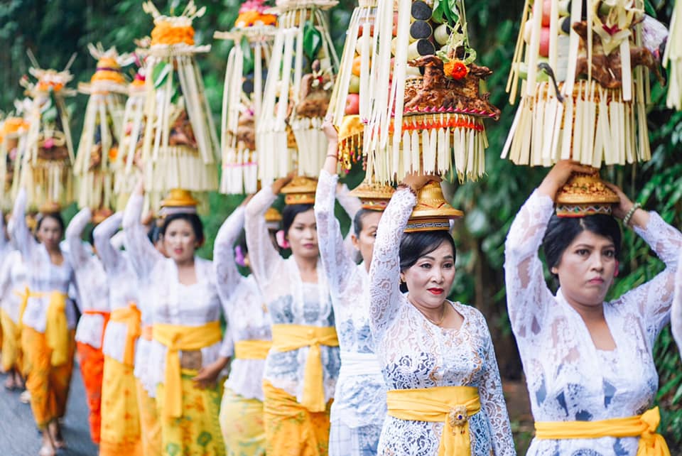 Krama Desa Adat Mepeed Serangkaian Pujawali di Pura Dalem Tengaling